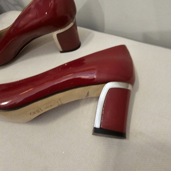 Vaneli Dark Red Patent Comfort Women's Block Heel Courts - US 9 - Picture 3 of 13